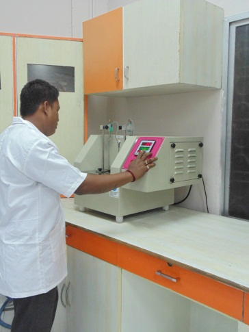 plastic testing lab for vicat softening